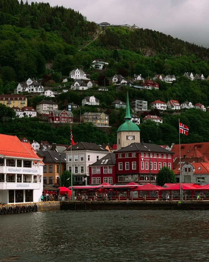 Bergen Norway harbor at night (photo 3 of 4)