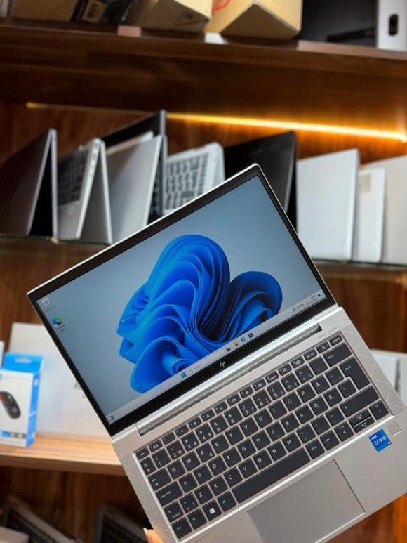 HP EliteBook 830 G8 listing (photo 2 of 4)