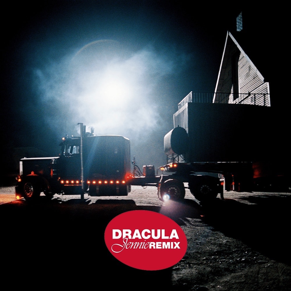Jennie Dracula 400M streams (photo 2 of 2)