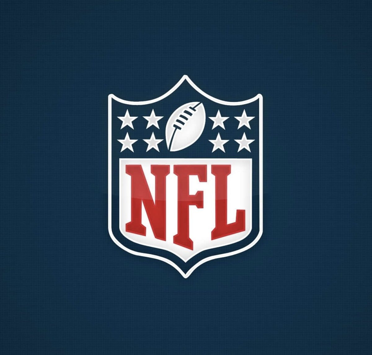 Brenda Song NFL debut (photo 2 of 2)