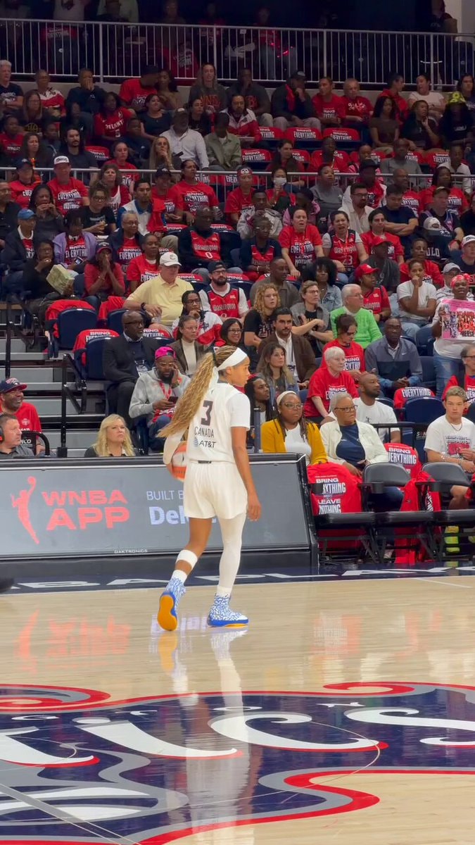 Jordin Canada TOUGH and-1 bucket