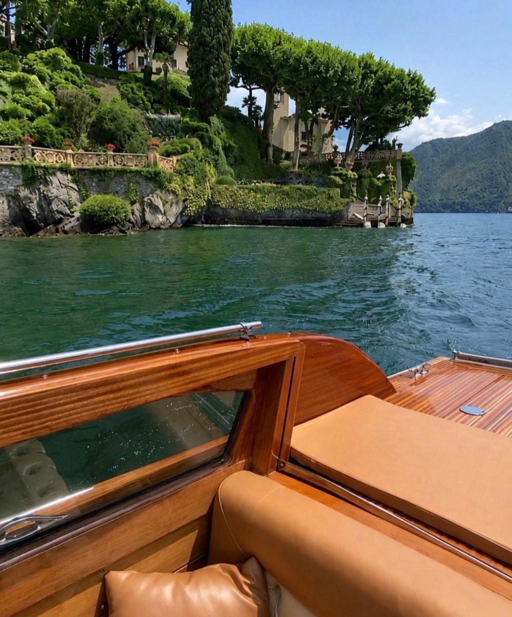 Como Italy lake view 🥹 (photo 2 of 4)