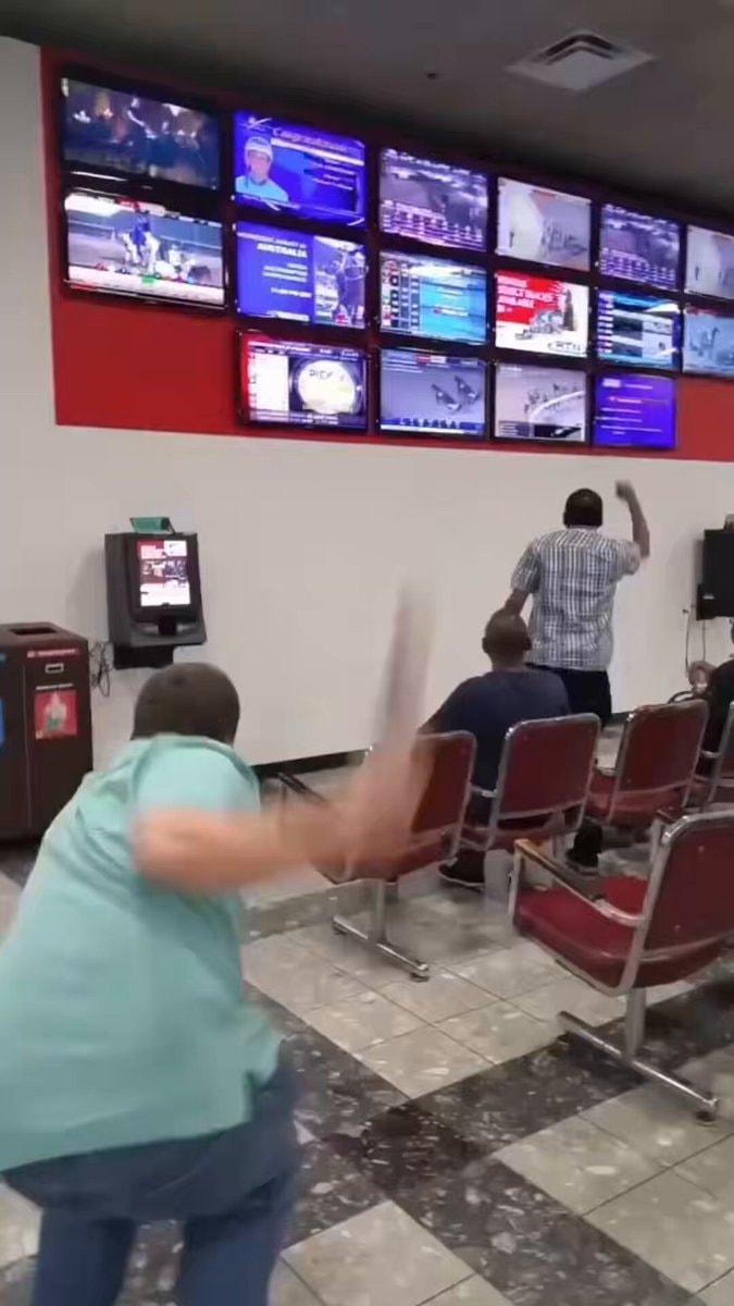 Fantasy player 6 yard catch