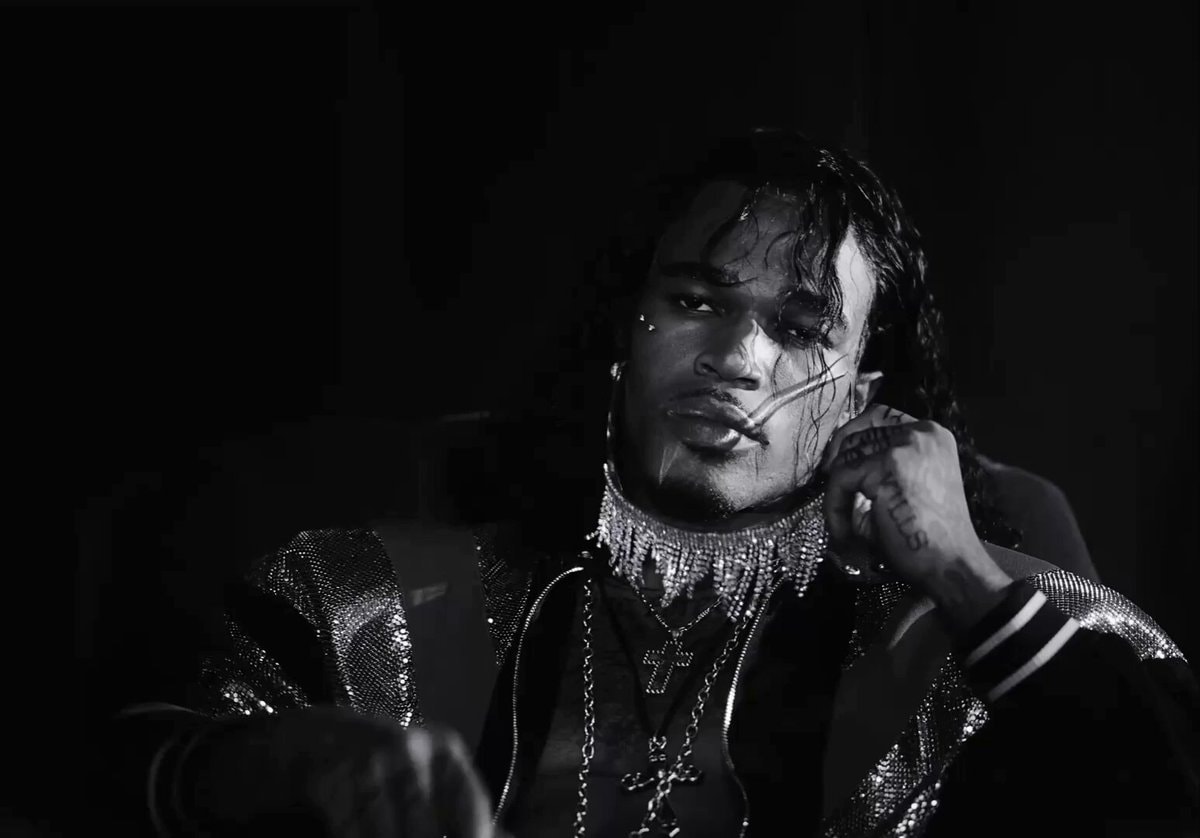 PlaqueBoyMax DIVA music video