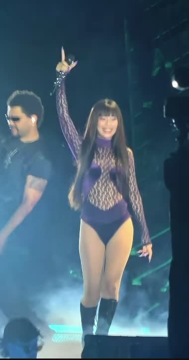Jennie blackpink stage