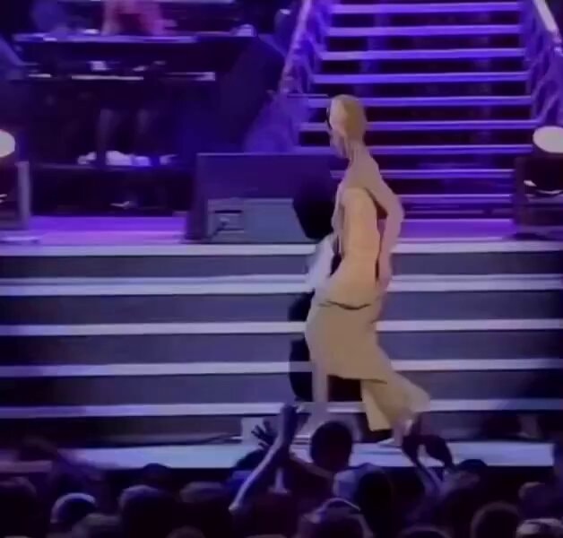 Whitney Houston Bow Stage Moment Whitney Houston Bow Stage Moment