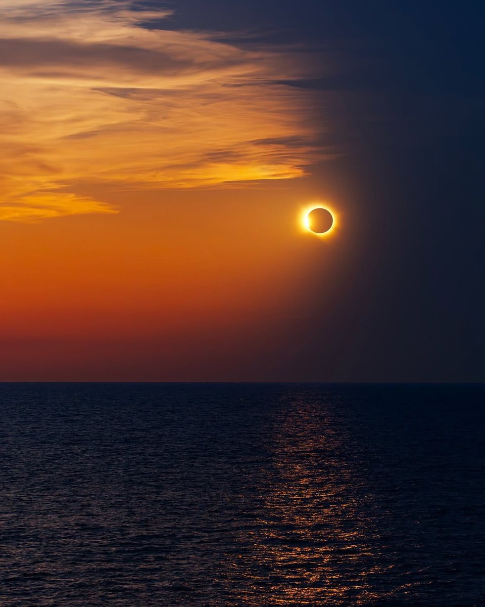 solar eclipse stages (photo 3 of 3)