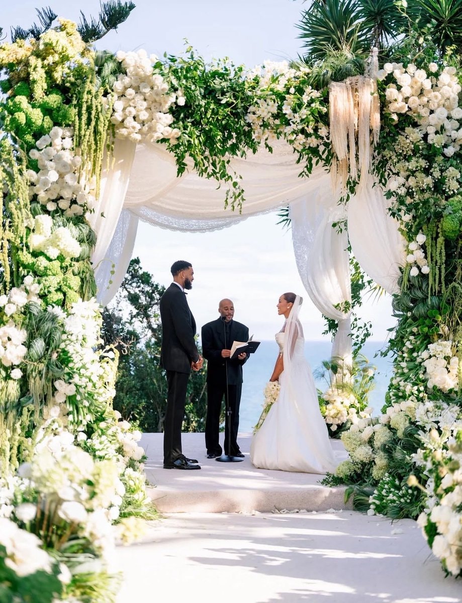 outdoor wedding ceremony (photo 1 of 2)