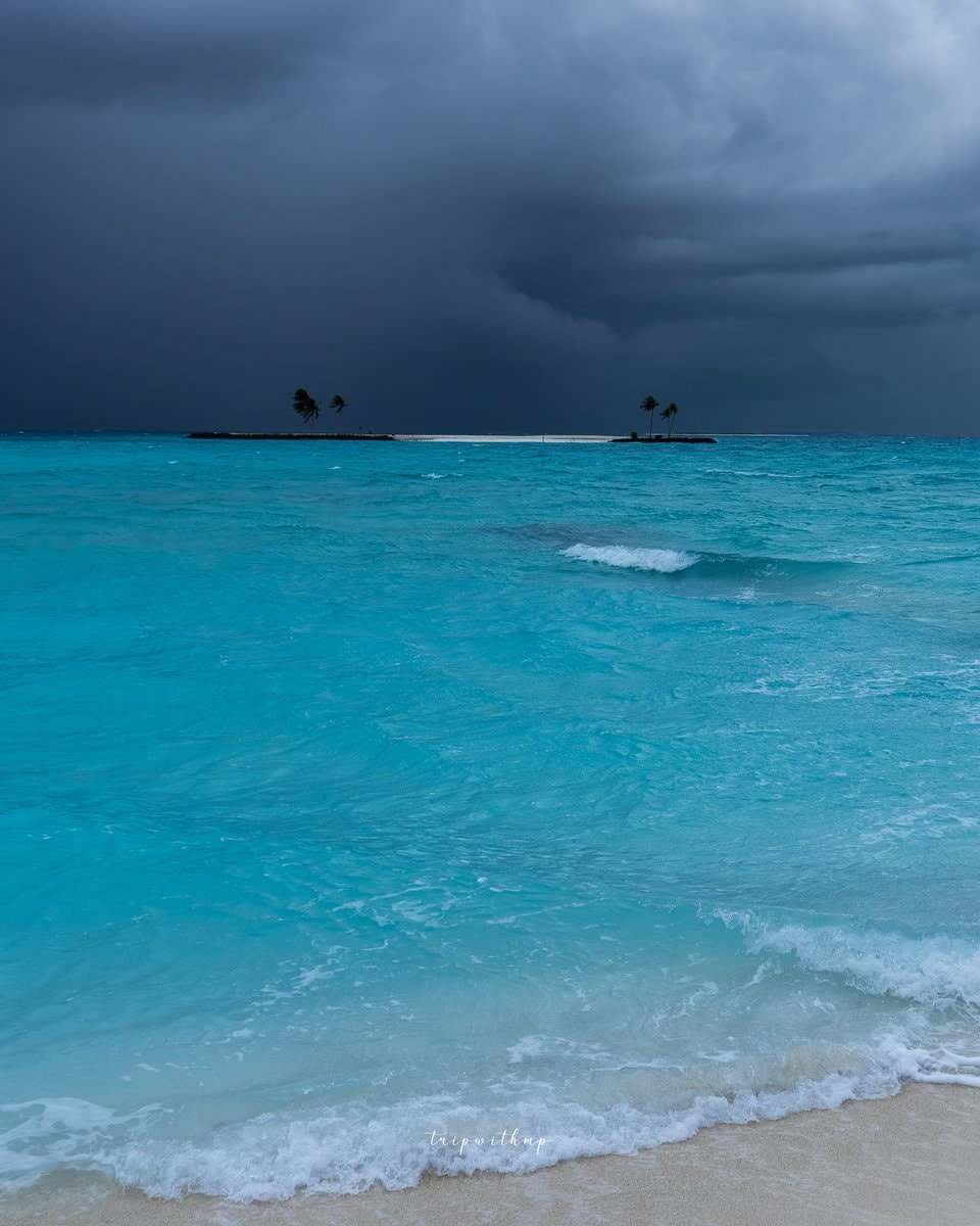 Maldives Overwater Bungalows (photo 2 of 4)