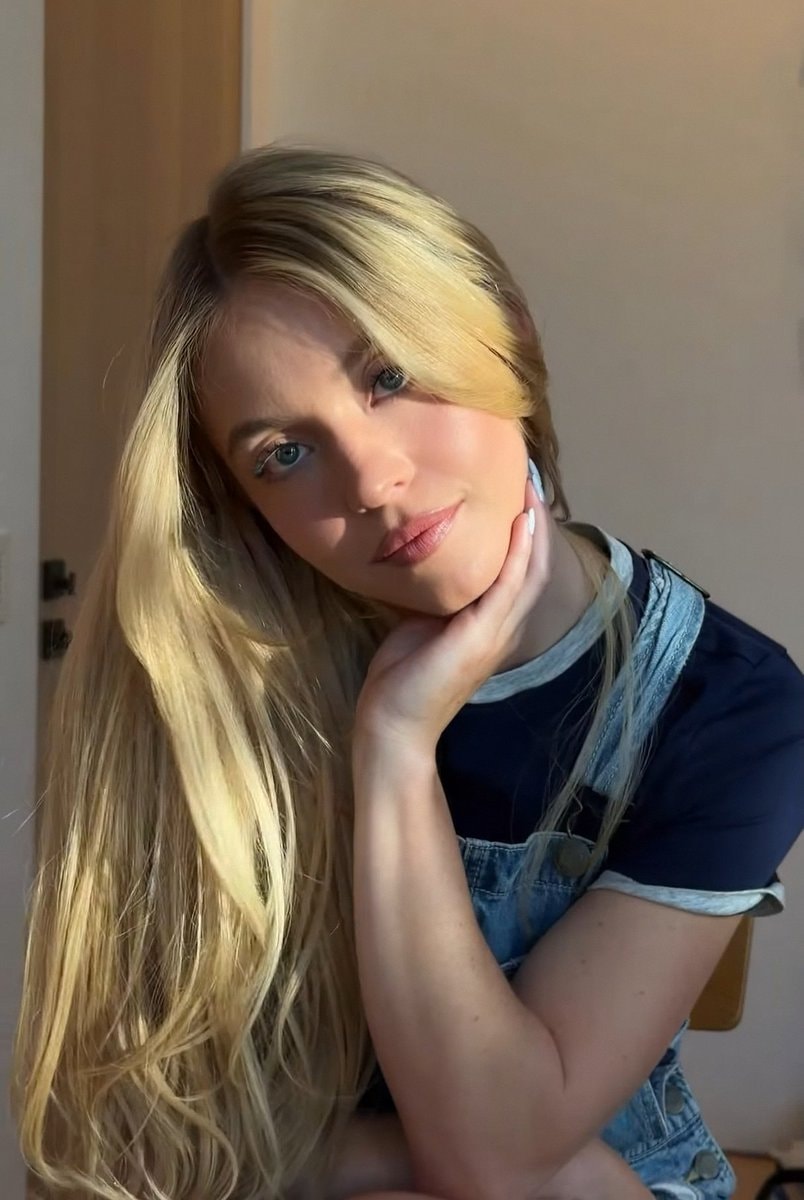 Sydney Sweeney new photos (photo 2 of 2)
