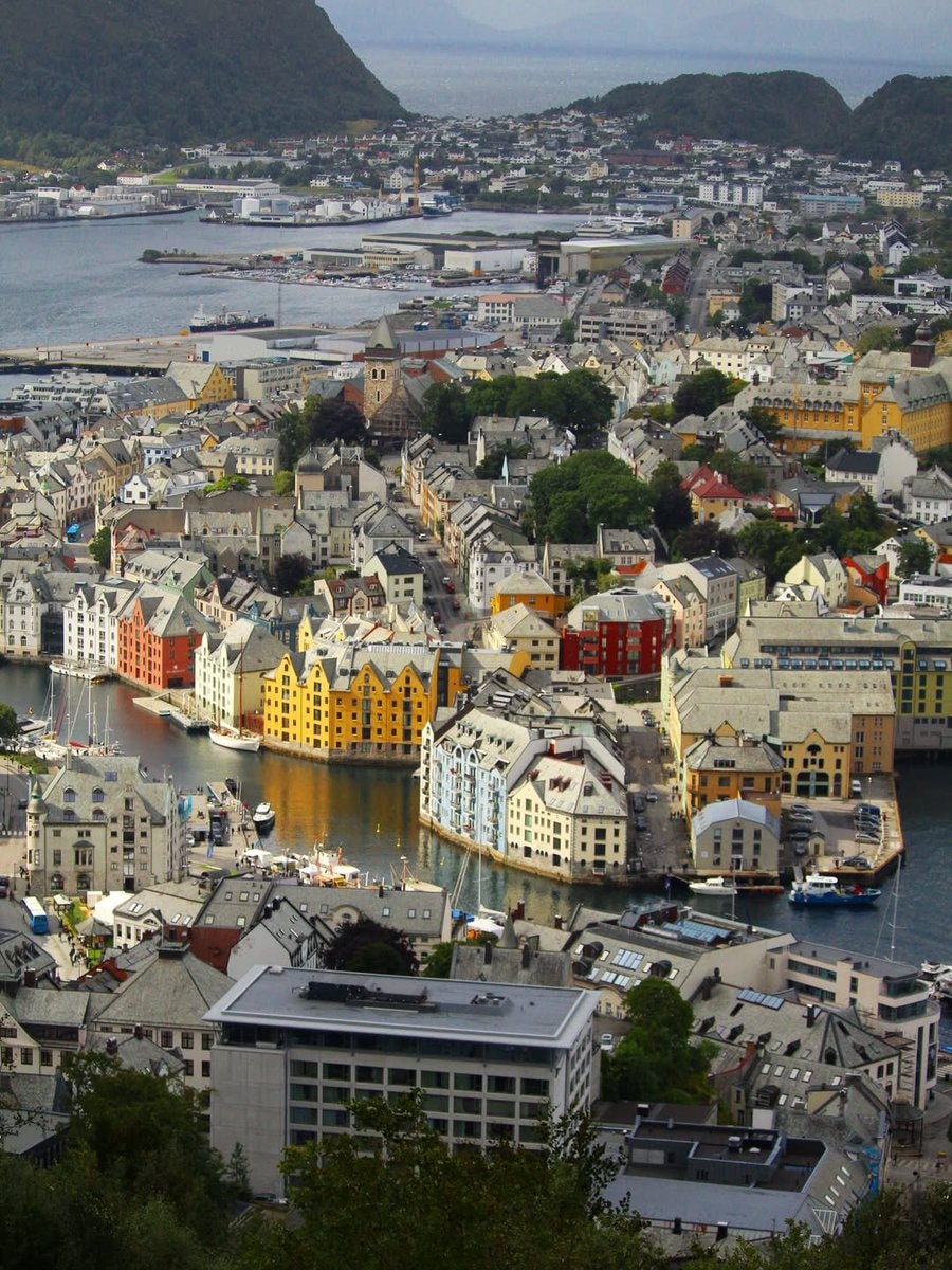 Alesund Norway (photo 1 of 4)