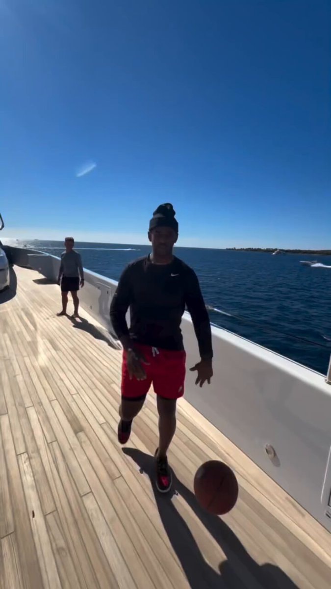 Russell Westbrook CP3 vacation lobs
