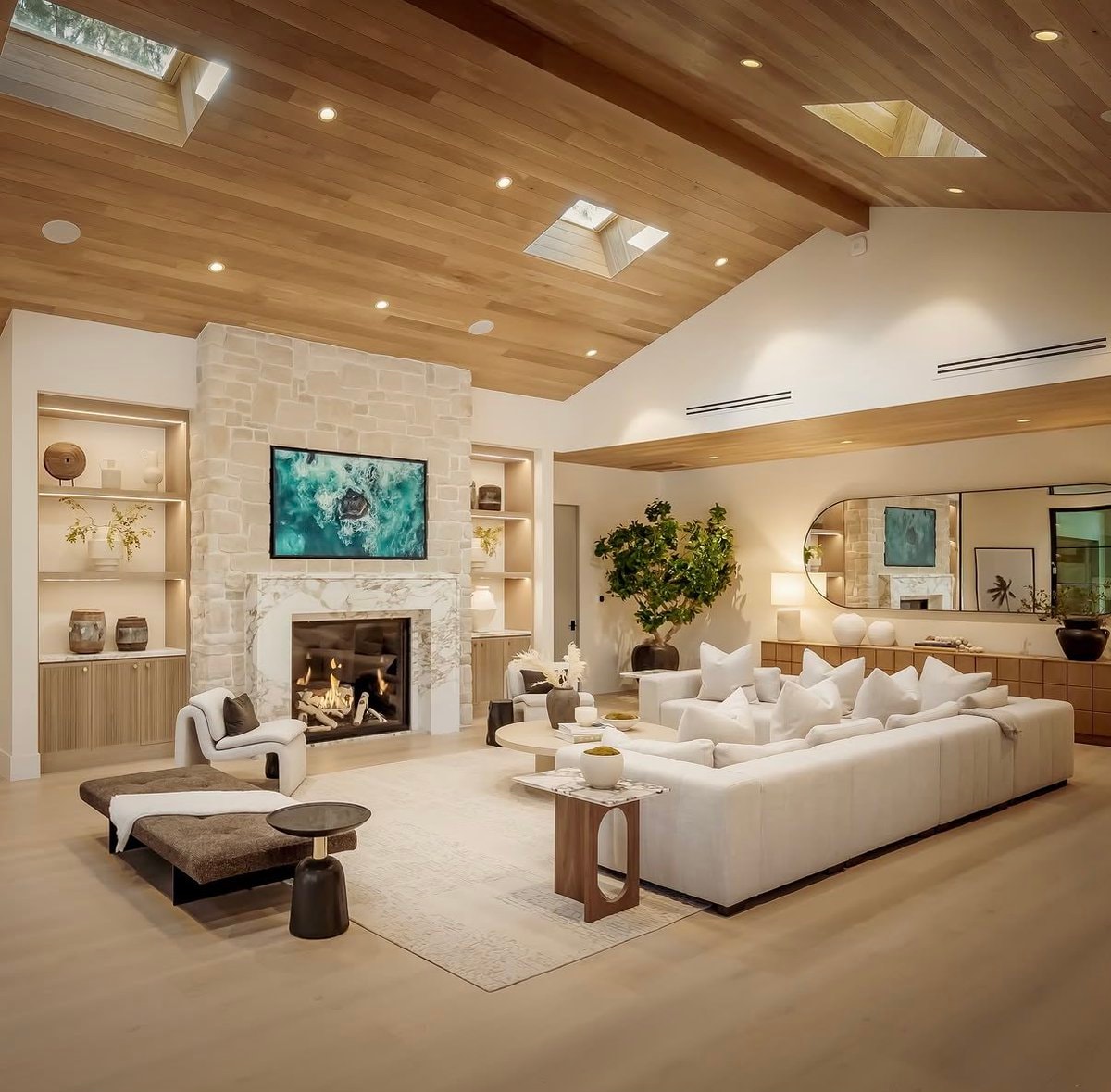 Hidden Hills California luxury home (photo 3 of 4)