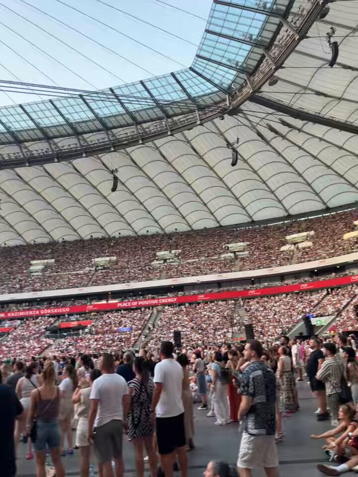 Crowd at Kazimierza Górskiego stadium