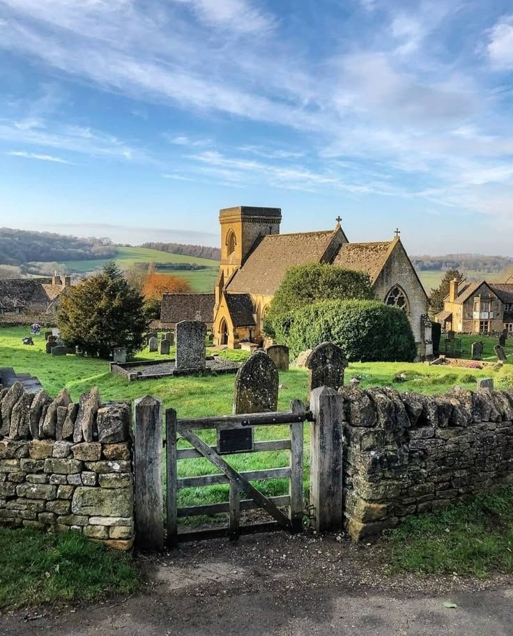English countryside scenic view (photo 2 of 4)