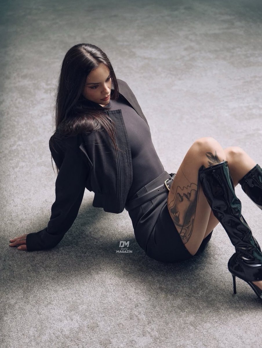 Pelinay İgit all black shoot (photo 2 of 2)