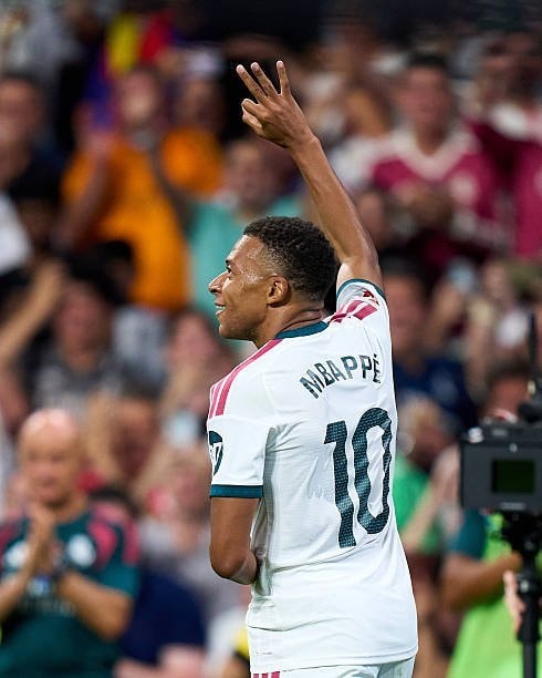 Kylian Mbappe celebrating goal (photo 1 of 2)