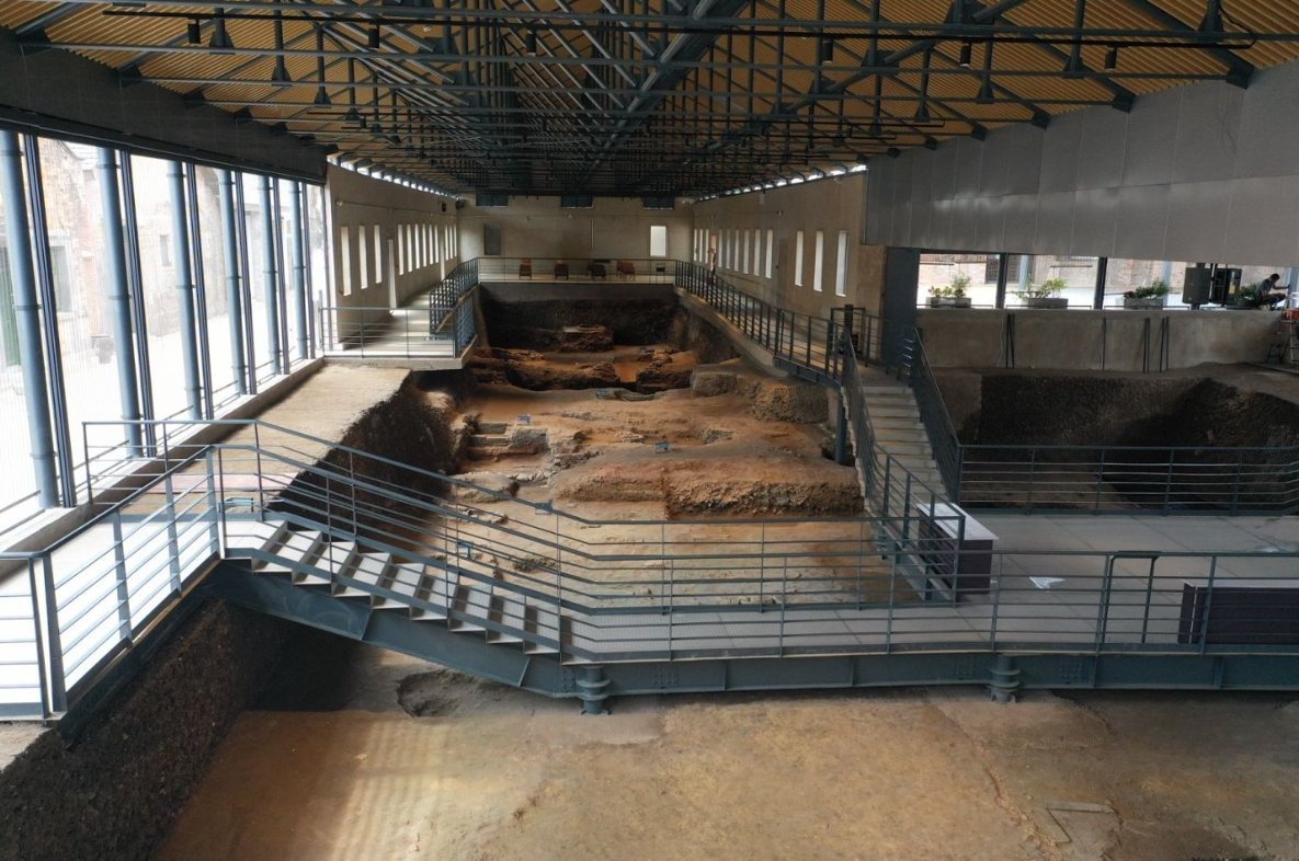 Jingdezhen Porcelain Industry Site UNESCO (photo 2 of 3) Jingdezhen Porcelain Industry Site UNESCO (photo 2 of 3)
