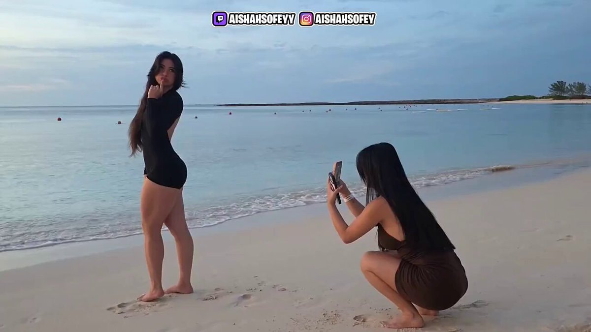 Aishah Twitch streamer beach