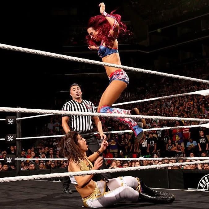 Bayley vs Sasha Banks NXT TakeOver Brooklyn (photo 4 of 4)