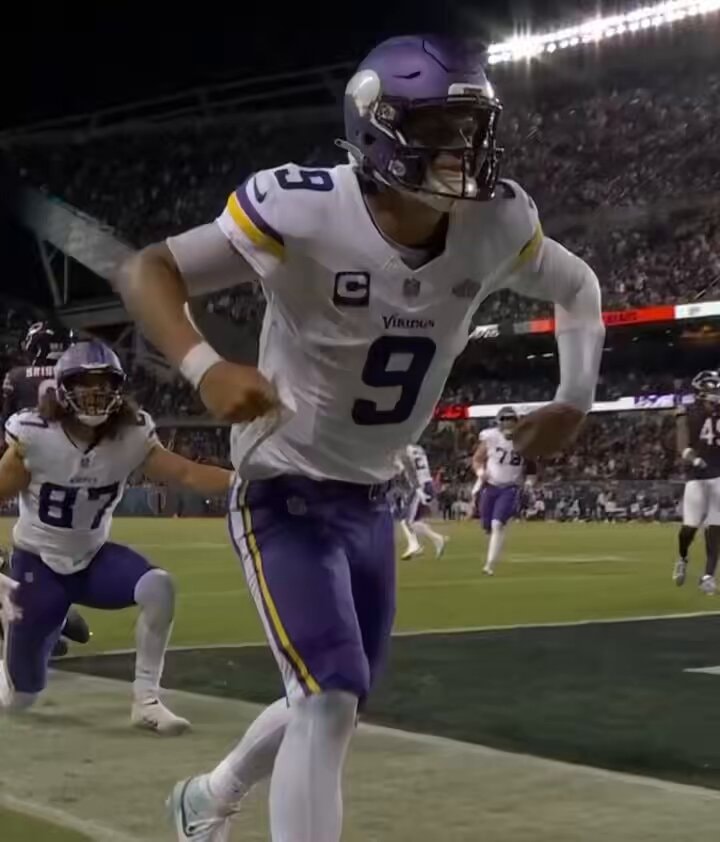 football player number 9