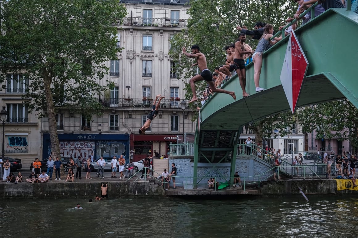 France heatwave deaths 1,000 (photo 2 of 2)