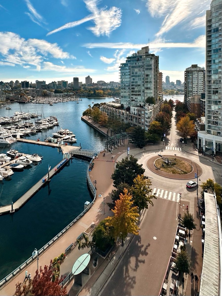 Vancouver marina boats (photo 2 of 4)