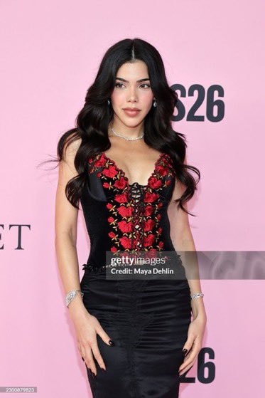 Kenia Os modernizes 2002 Victoria's Secret look