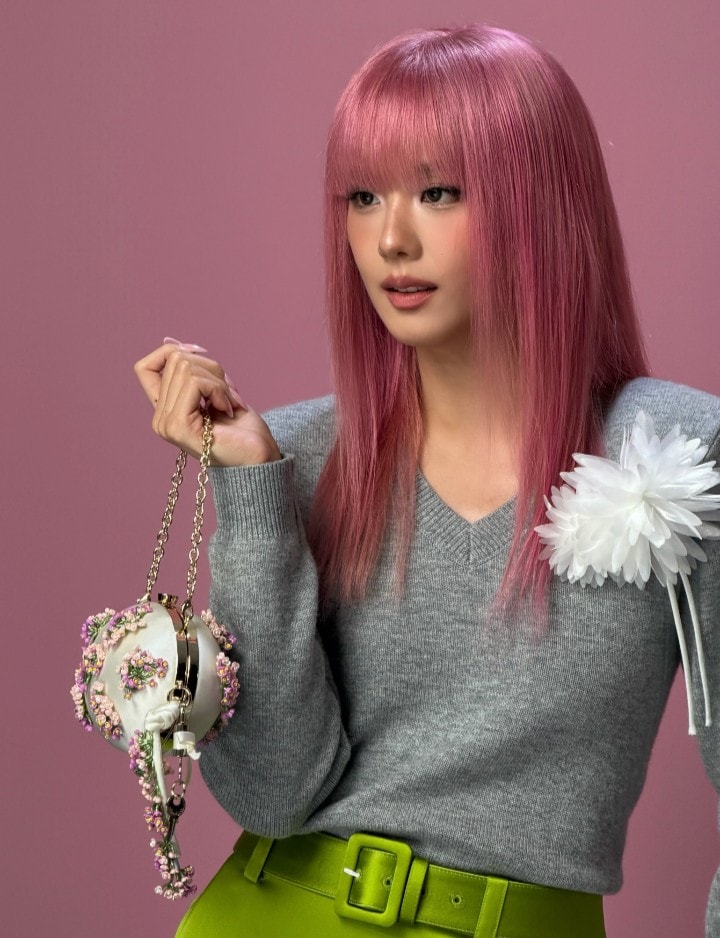 Jisoo new photos (photo 2 of 2)