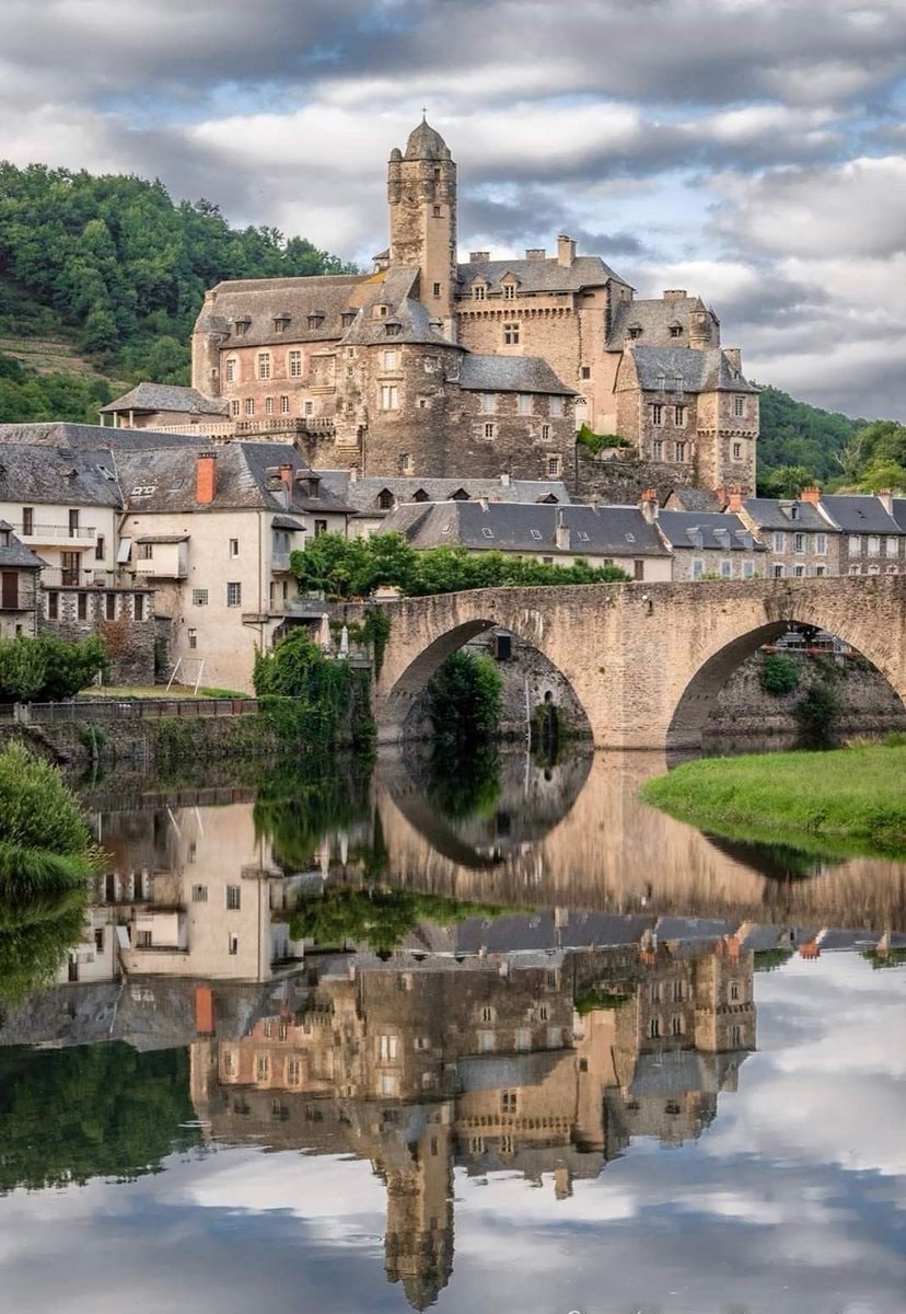 Château d'Estaing Château d'Estaing