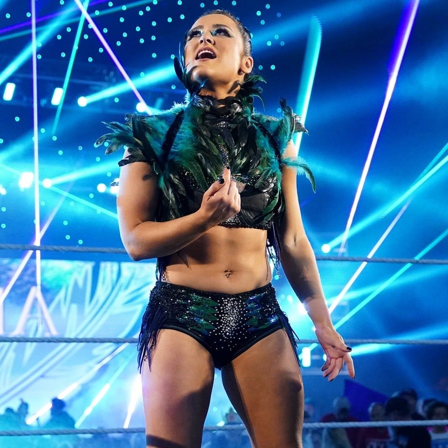 Sol Ruca defends title on RAW Paris (photo 2 of 2)