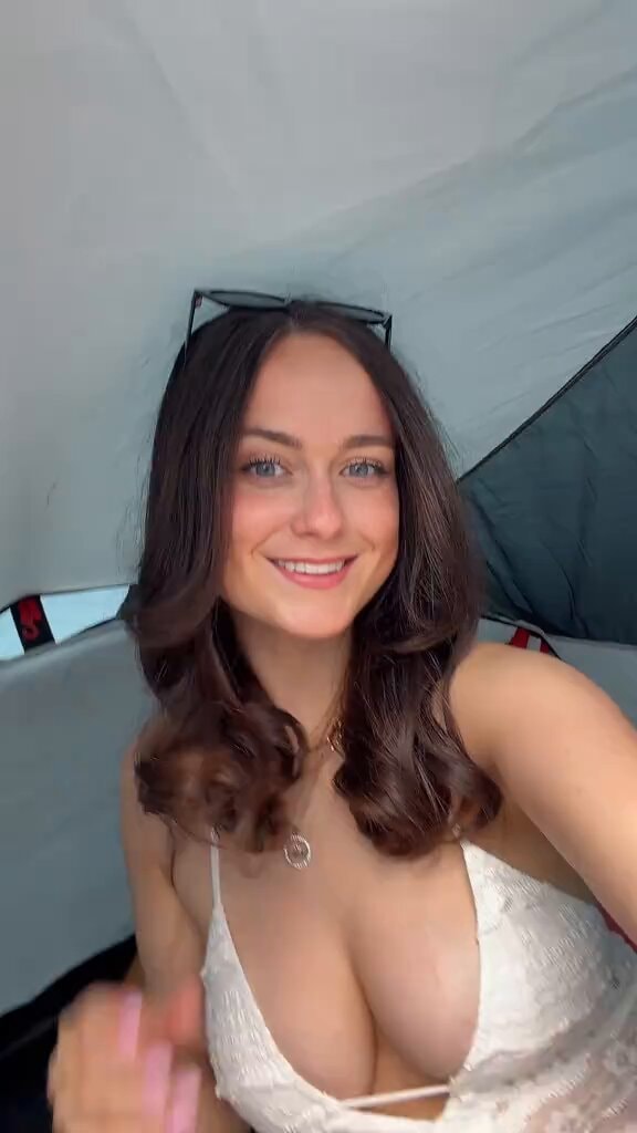 Niamh Cryan tent smile