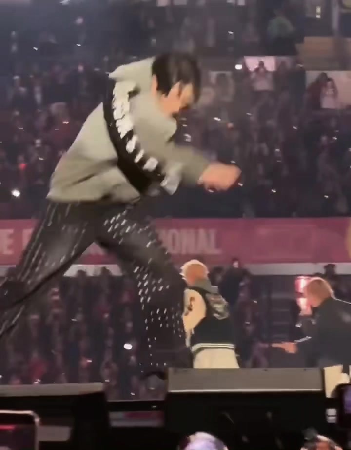 Jungkook cool and cute moment Jungkook cool and cute moment