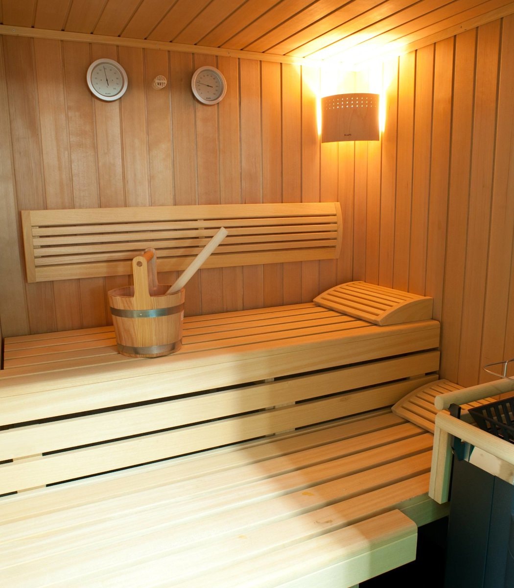 Erling Haaland sauna warning fans about sauna (photo 2 of 2)