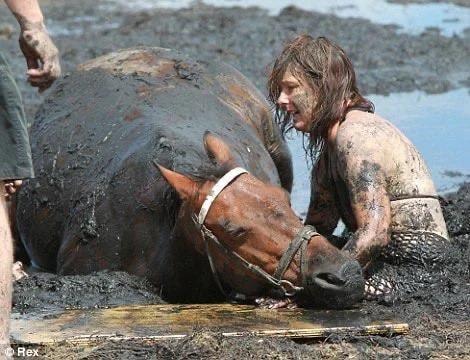 Nicole Graham saves horse Astro from mud (photo 3 of 4)