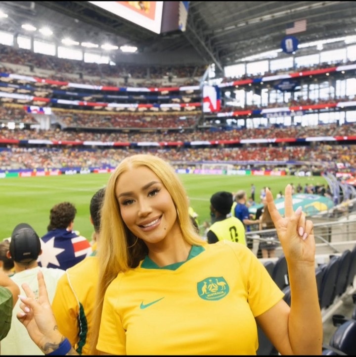 Iggy Azalea World Cup photo 💛📸