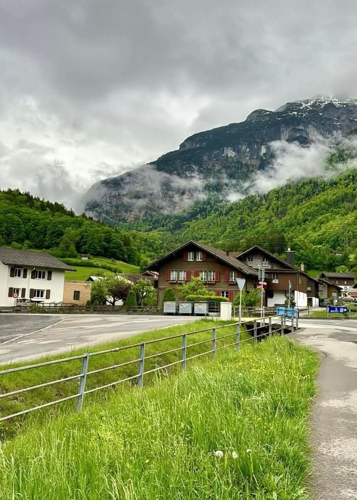 Switzerland countryside (photo 2 of 4)
