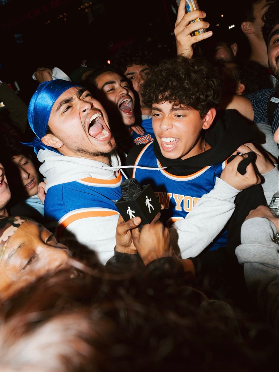 Knicks fan hype 🗽 (photo 2 of 4)