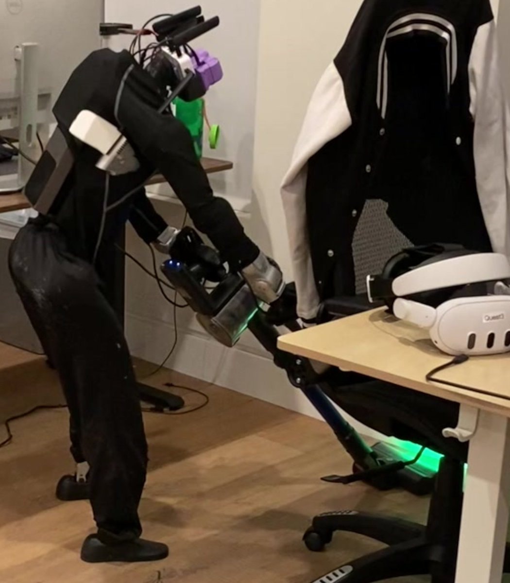 Seattle robot house cleaning $30 an hour (photo 2 of 2)