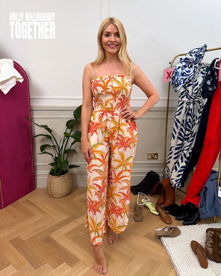 Holly Willoughby (photo 4 of 4)