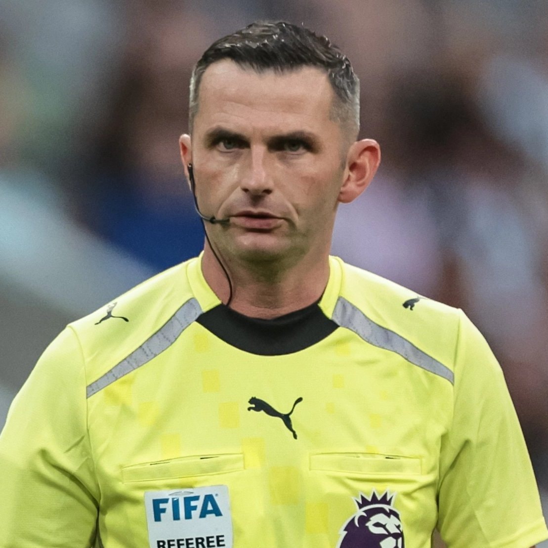 Michael Oliver PSG vs Barcelona