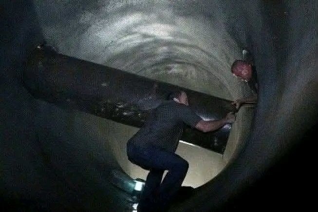 two men in a tunnel scene two men in a tunnel scene