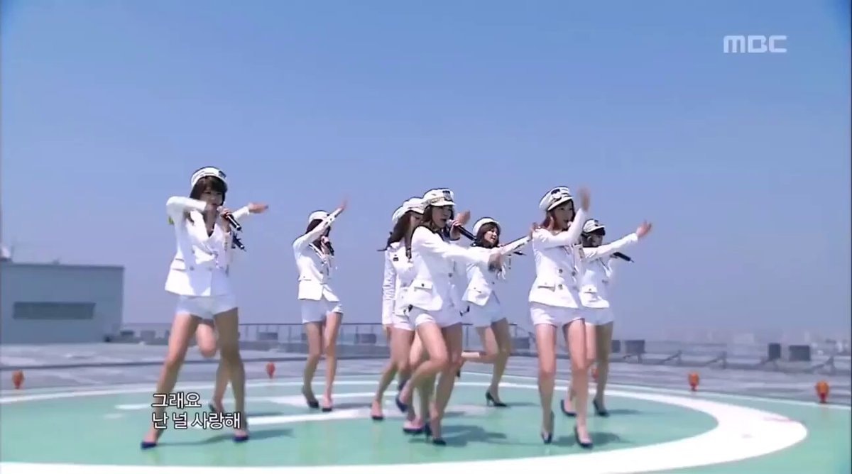 Girls Generation Genie rooftop Music Core