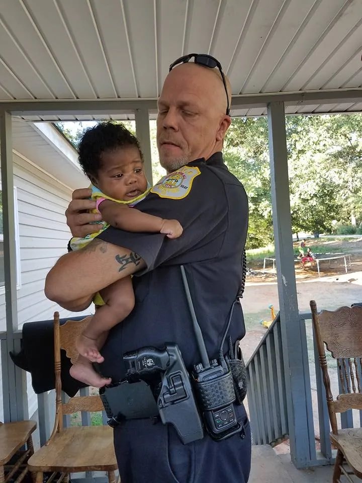 Officer Kenneth Knox saves baby