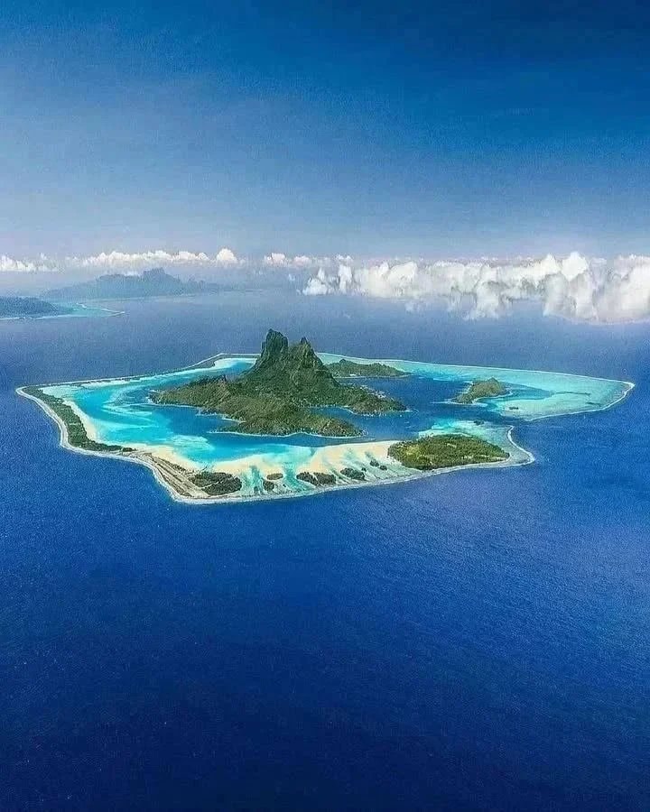 Bora Bora French Polynesia (photo 2 of 2)