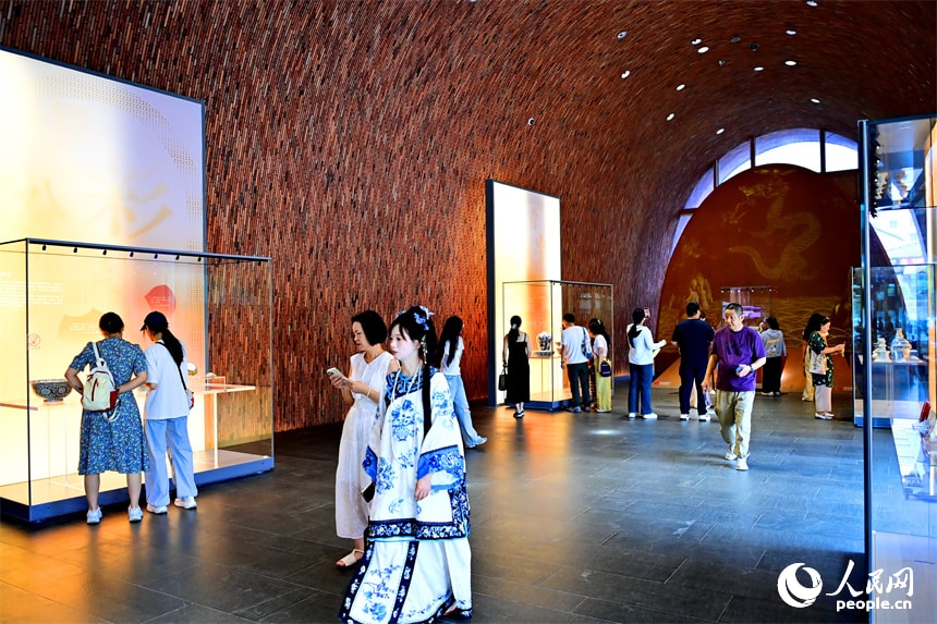 Jingdezhen porcelain summer tourism (photo 3 of 4)