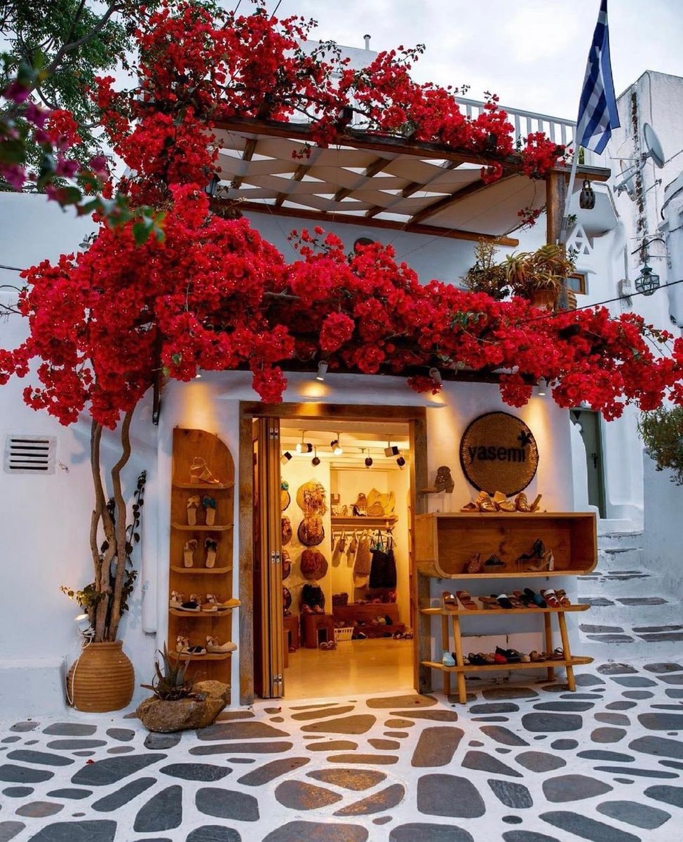 Mykonos Greece streets (photo 3 of 4)