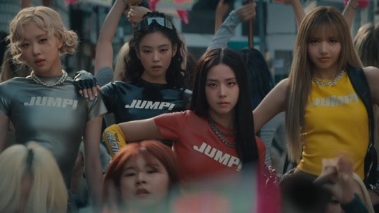 BLACKPINK JUMP (photo 3 of 4)