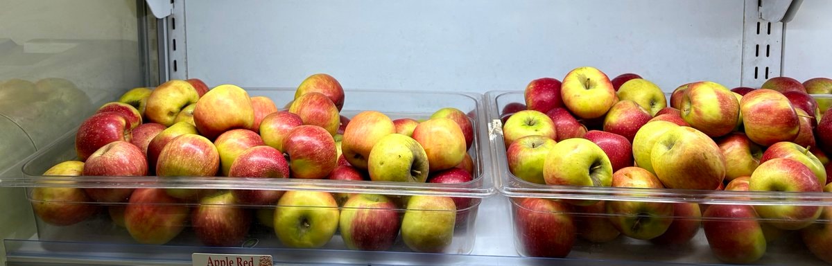 red apple