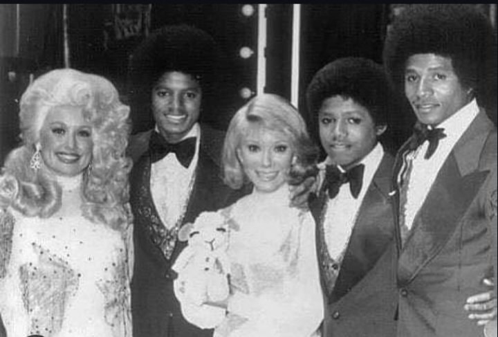 The Jacksons honor Dolly Parton (photo 1 of 2)